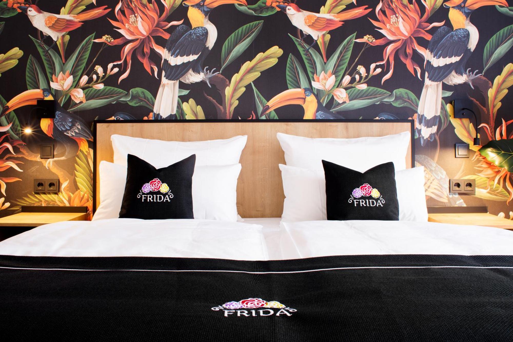 Frida Hotel & Cafe Bassum ภายนอก รูปภาพ